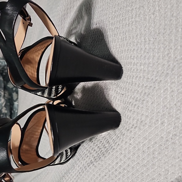 Julianne Hough wedge size 11 - Picture 3 of 7